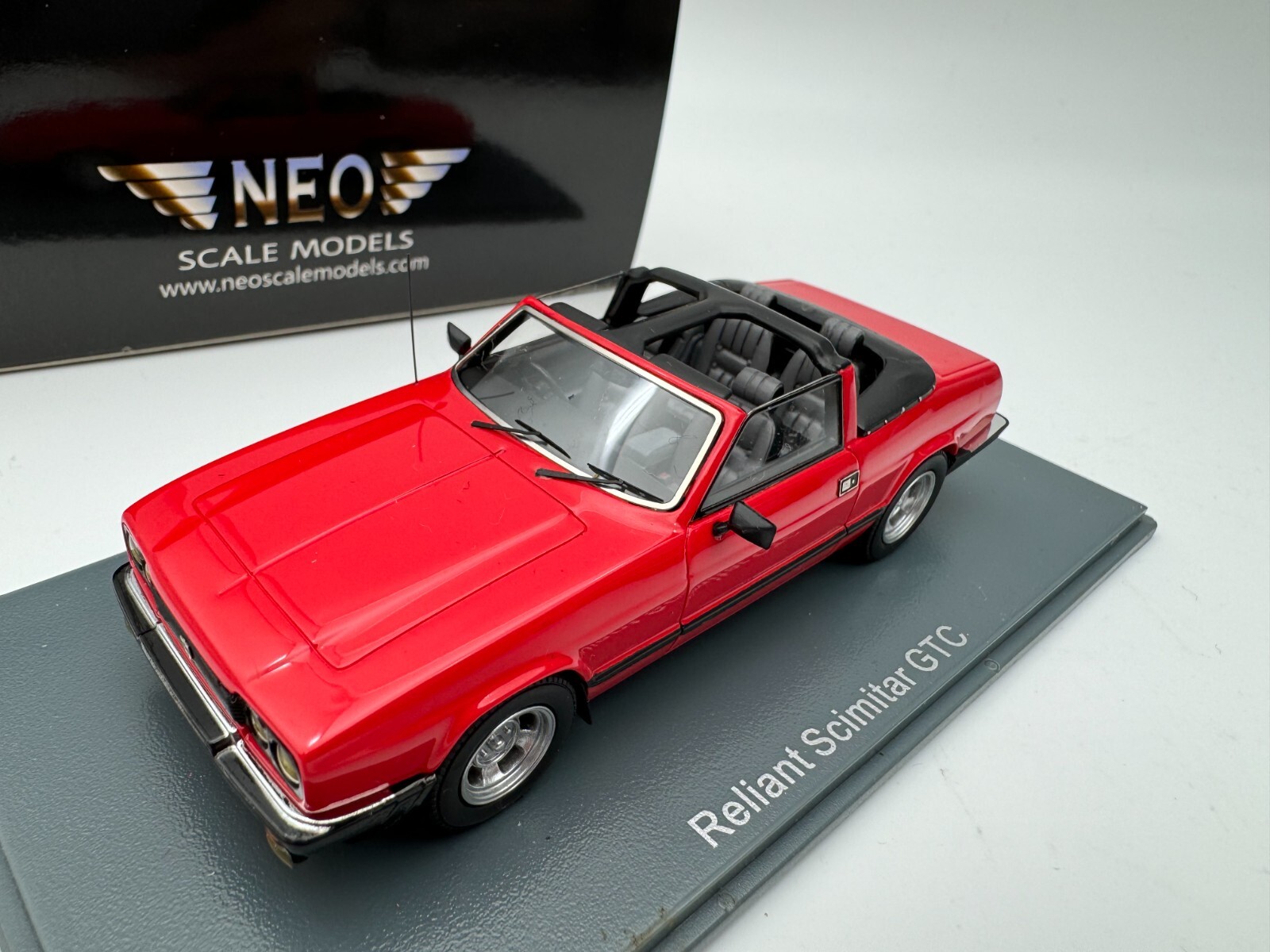 ネオ　Reliant Scimitar GTC リラント　シミター　1/43 ネオ Reliant Scimitar GTC リラント シミター 1/43 Neo 1/43