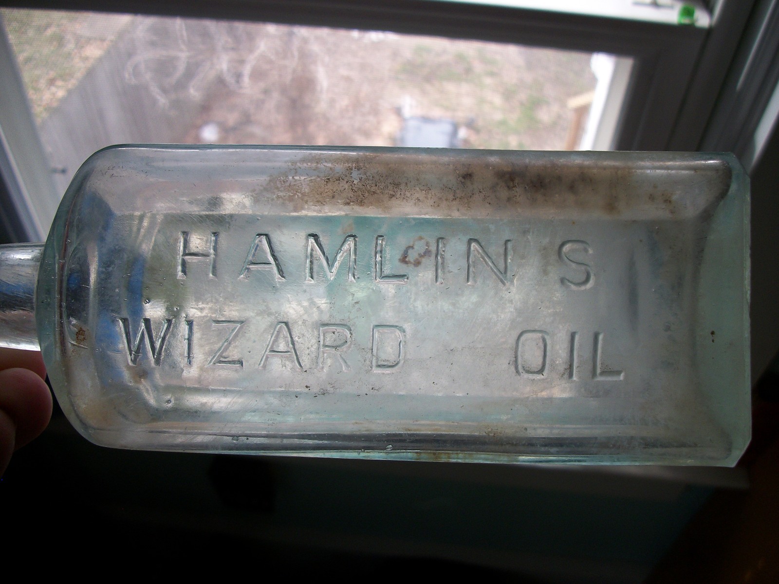 1890S ERA QUACK MEDICINE HAMLIN'S WIZARD OIL CHICAGO ILLINOIS 8.25 INCHES TALL