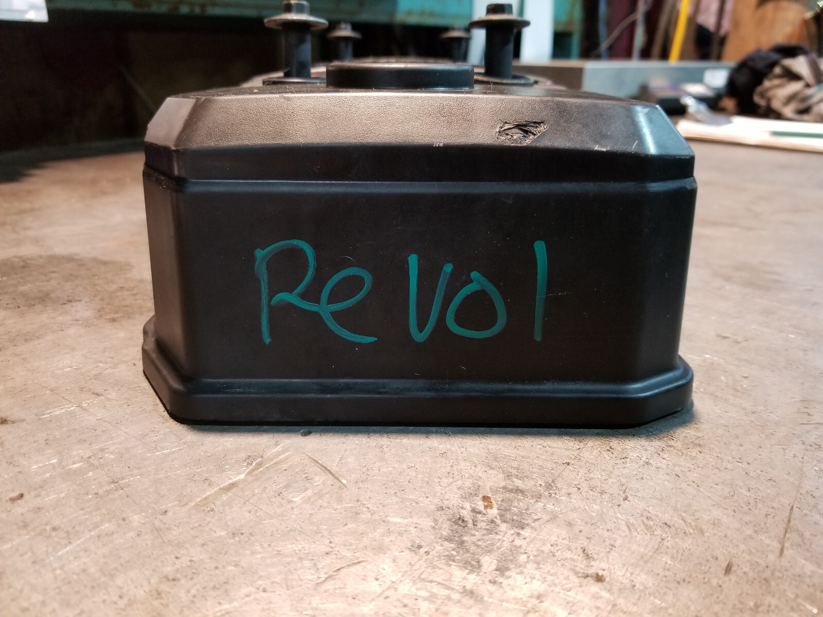 Dodge Ram 5.9L Cummins USED VALVE COVER ASSEMBLY 2005-07 4931453 4931454 REV01 - Picture 4 of 11