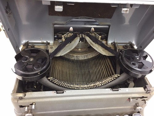 1950s Royal KMG Gray Glass Key Manual Typewriter w/ Magic Margin