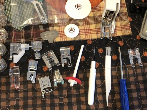 Singer 9985 Quantum Stylist Electronic Sewing Machine