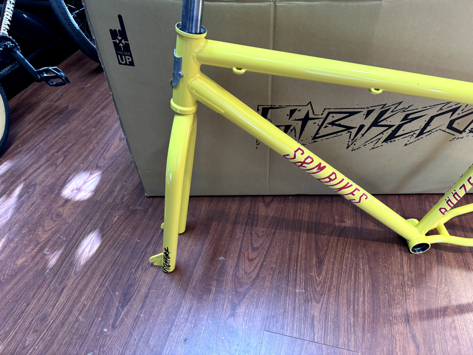 S&M BIKES BOOZE CRUZ 29 INCH YELLOW PILS BMX BIKE FRAME FORK 29" SE ATF CRUISER