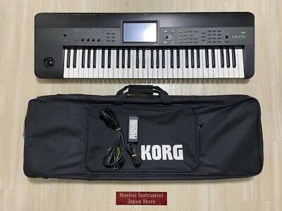 Korg Krome-61 Keyboard Synthesizer with Soft Case and Power Cable