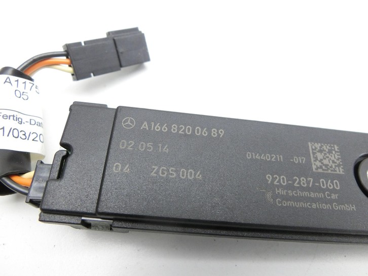 Mercedes CLA 250 C117 13-16 Antennenverstärker Weiche Antenne Links Mercedes CLA 250 C117 13-16 24.06.2014... Vorschau 2