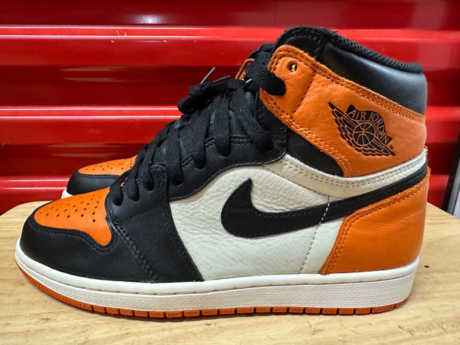 Nike Air Jordan 1 Retro High OG Shattered Backboard 555088