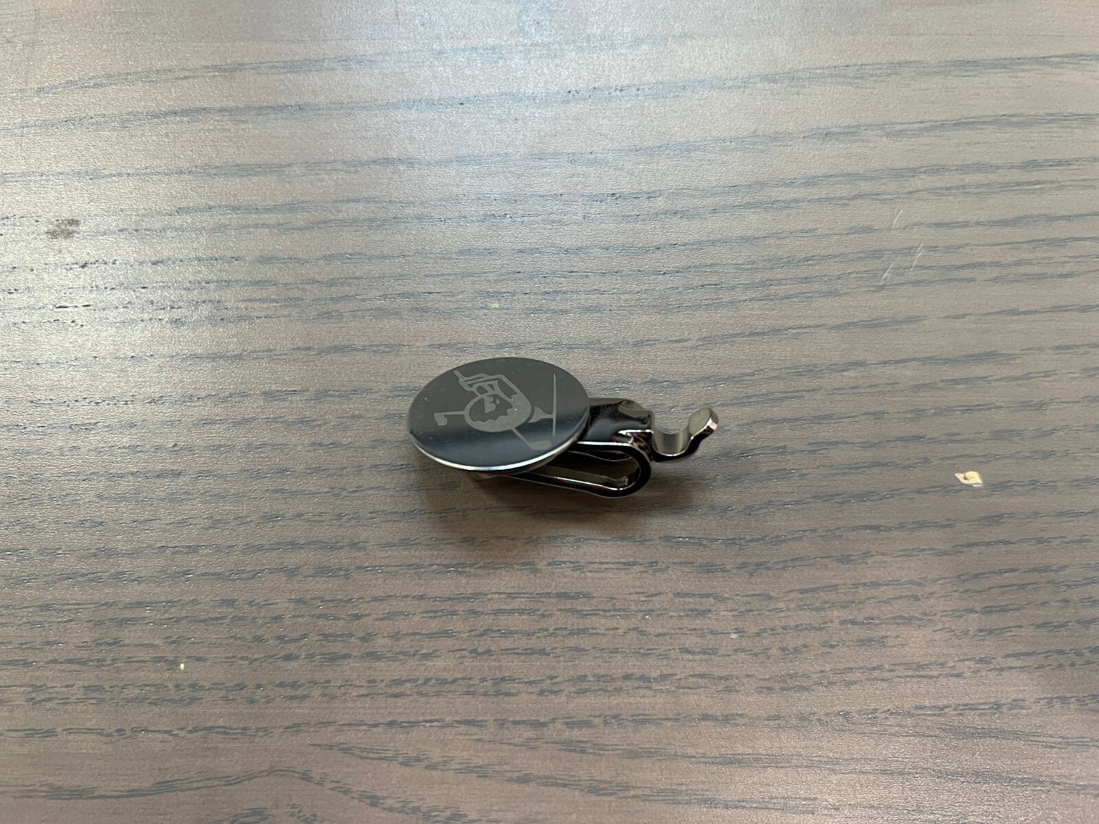 SnapTee Golf Hat Clip with Magnetic Ball Marker and Tee Holder (Silver)