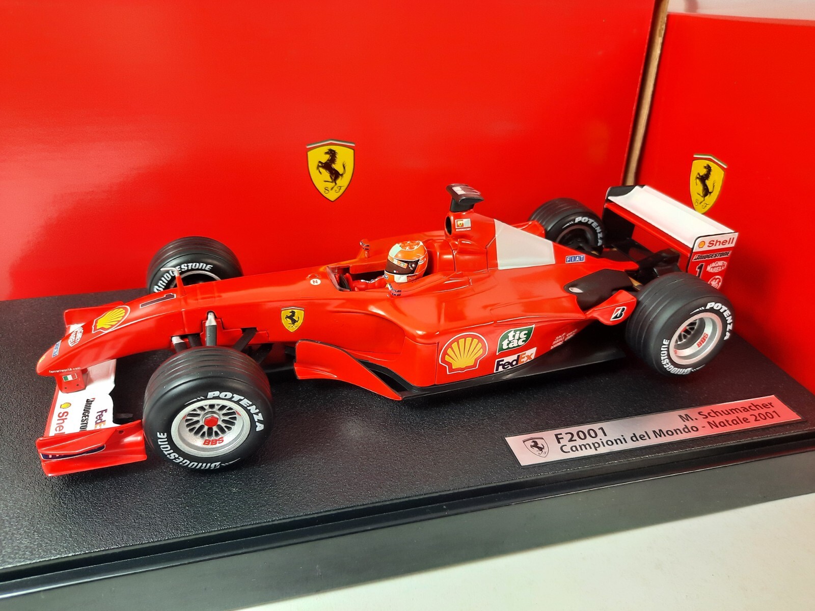 Hot Wheels Ferrari F2004 #1 Schumacher World Champion 2004