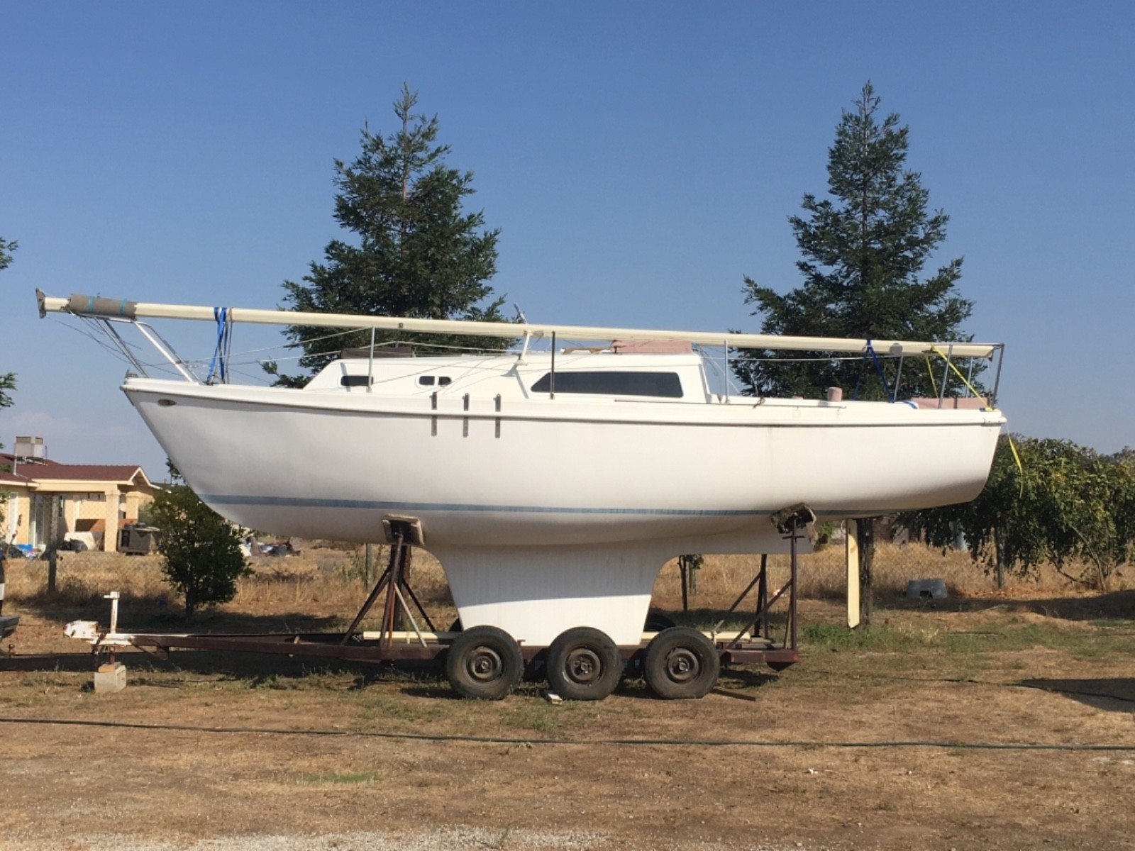 Islander 27 sailboat