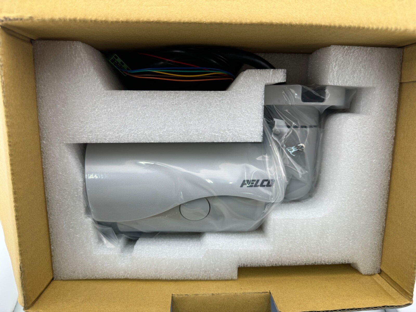 Pelco IBE329-1R Sarix IBE Series Indoor and Environmental Bullet Security Camera