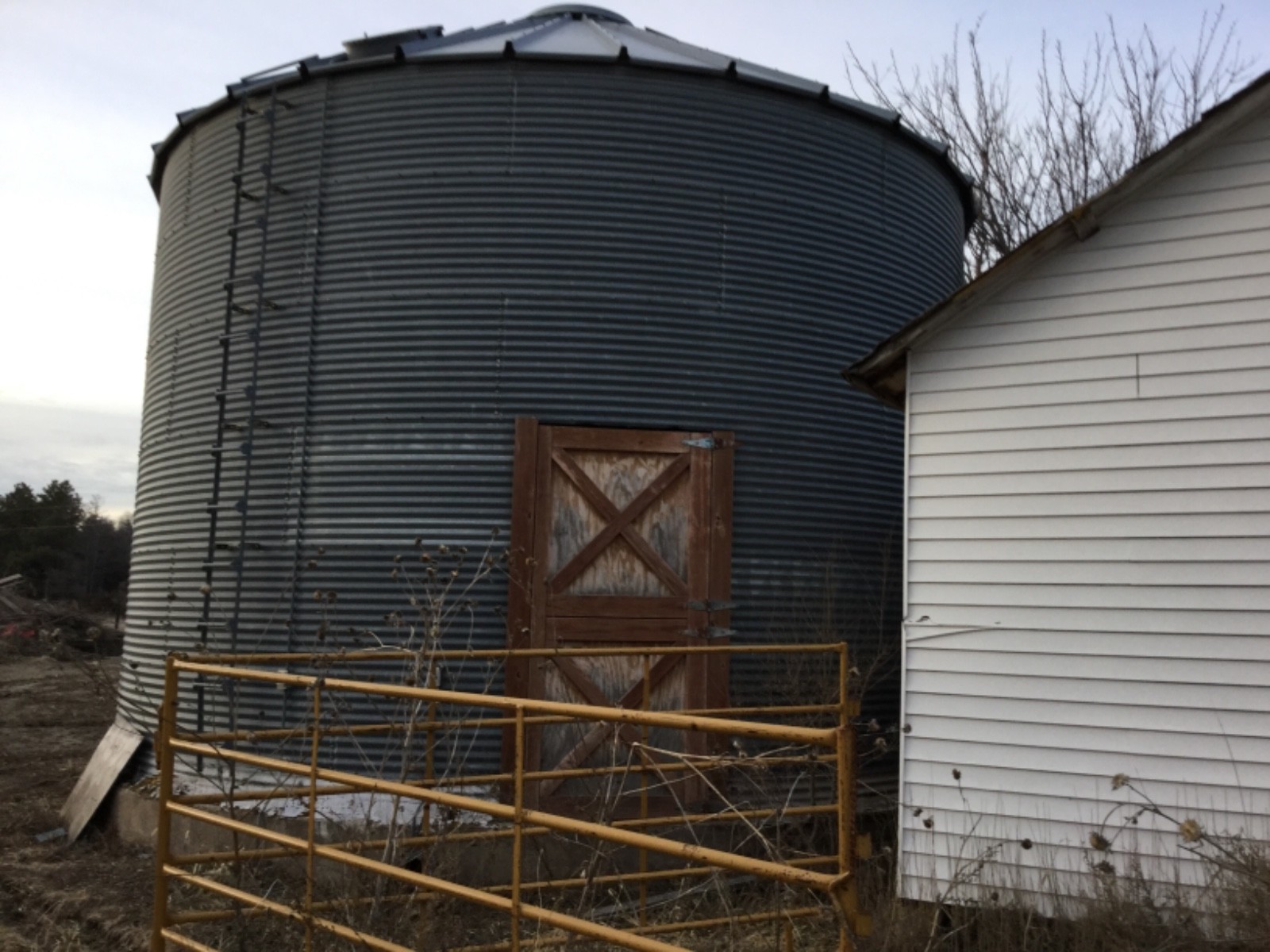 GRAIN BIN TINY HOUSE STEAM PUNK INDUSTRIAL FACTORY PROSPECT CABIN IN THE WOODS