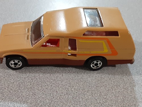 Toyota Hilux Minitrek Camper Tan Hong Kong Pre-owned Gc.