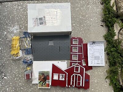 New NIB Breyer Horse Stablemate Barn JCPenney Holiday SR #706698 Red Stable