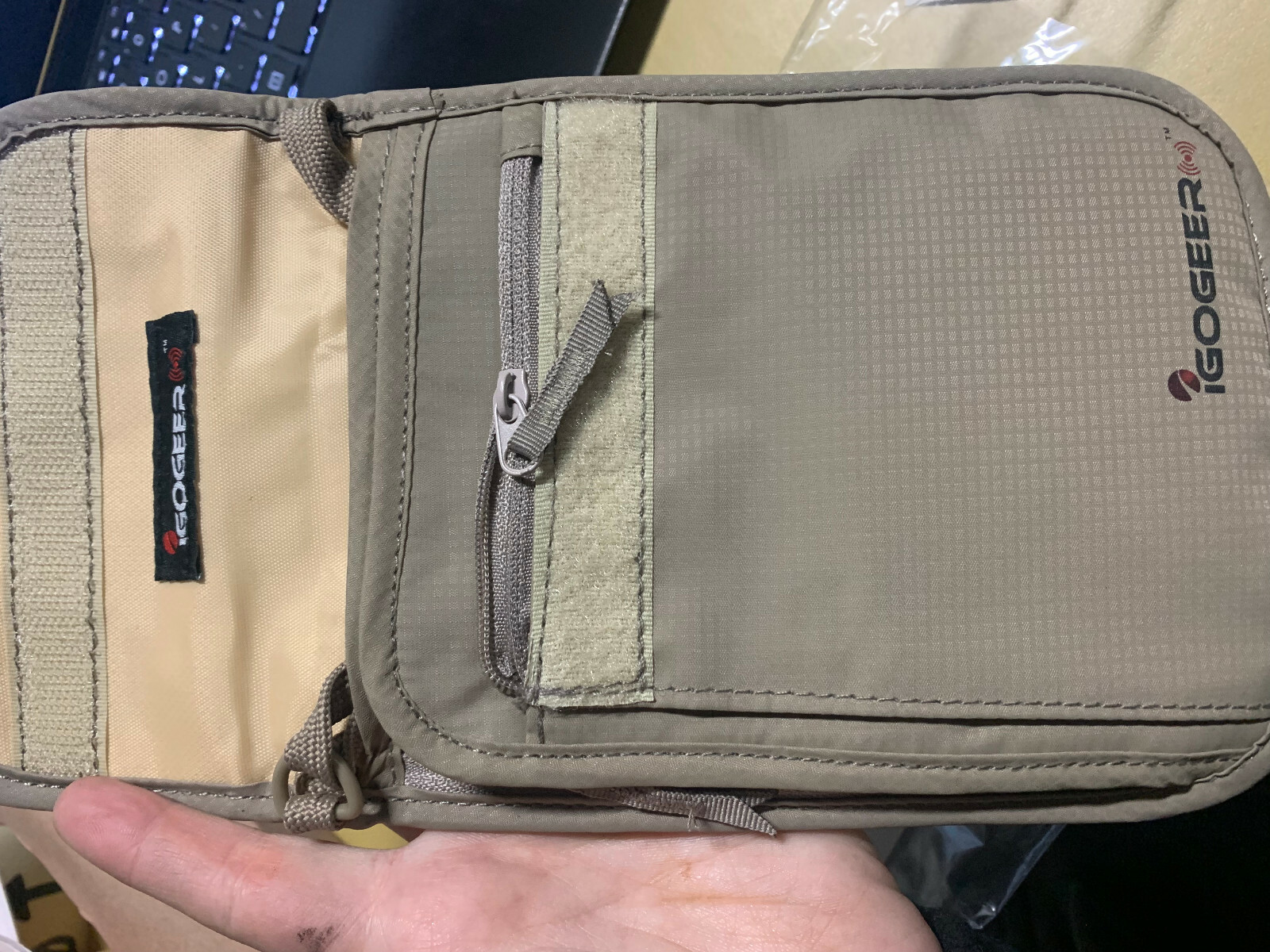 IGOGEER Neck Pouch Travel Wallet Passport Holder   K3