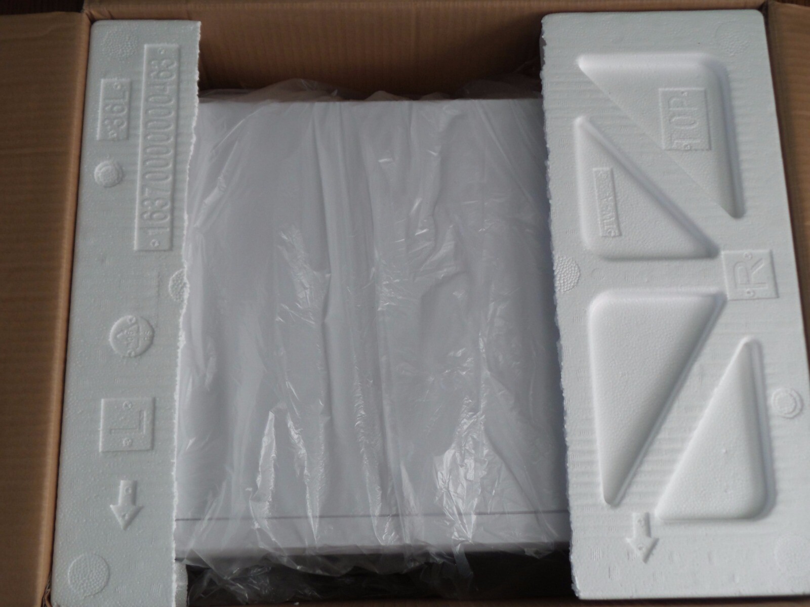 Panasonic NN-SU676W  - 1.3 Cu. Ft. Mid-Size 1100 Watts White Microwave