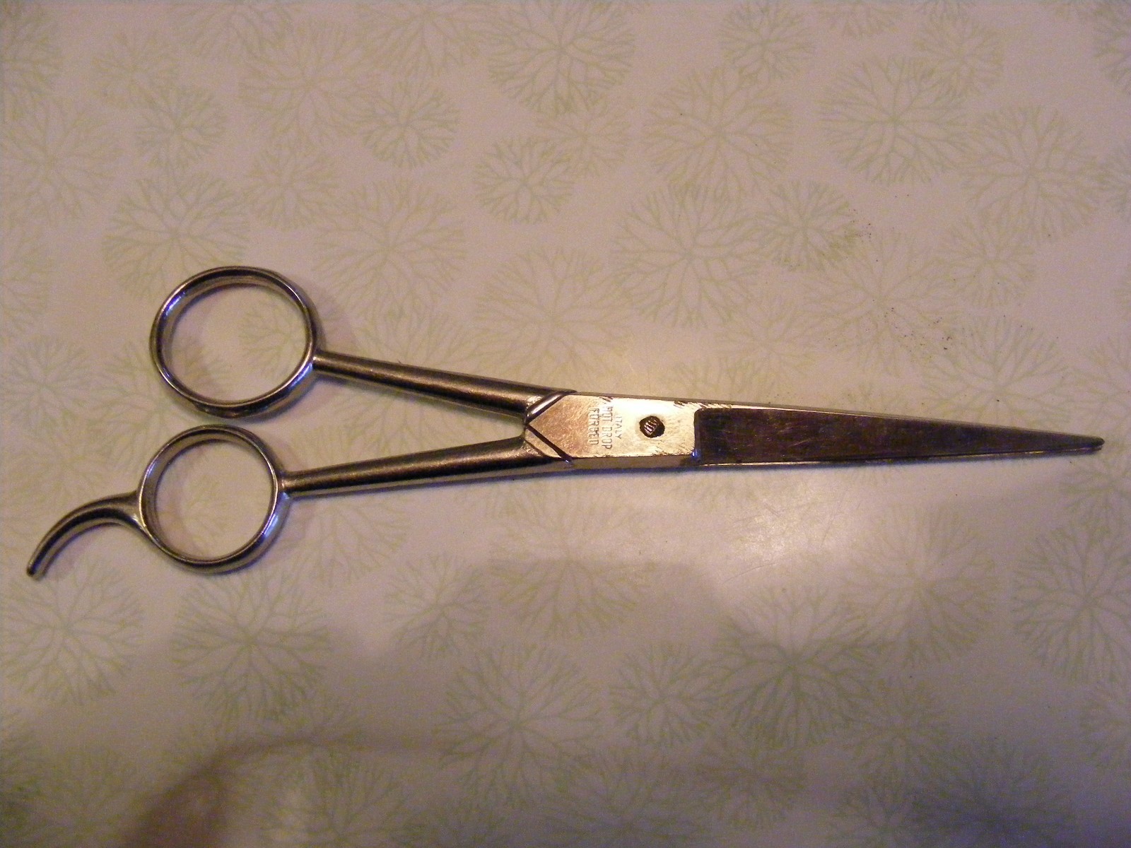 VINTAGE PAIR OF ITALIAN MADE BARBER SCISSORS 7 1/8
