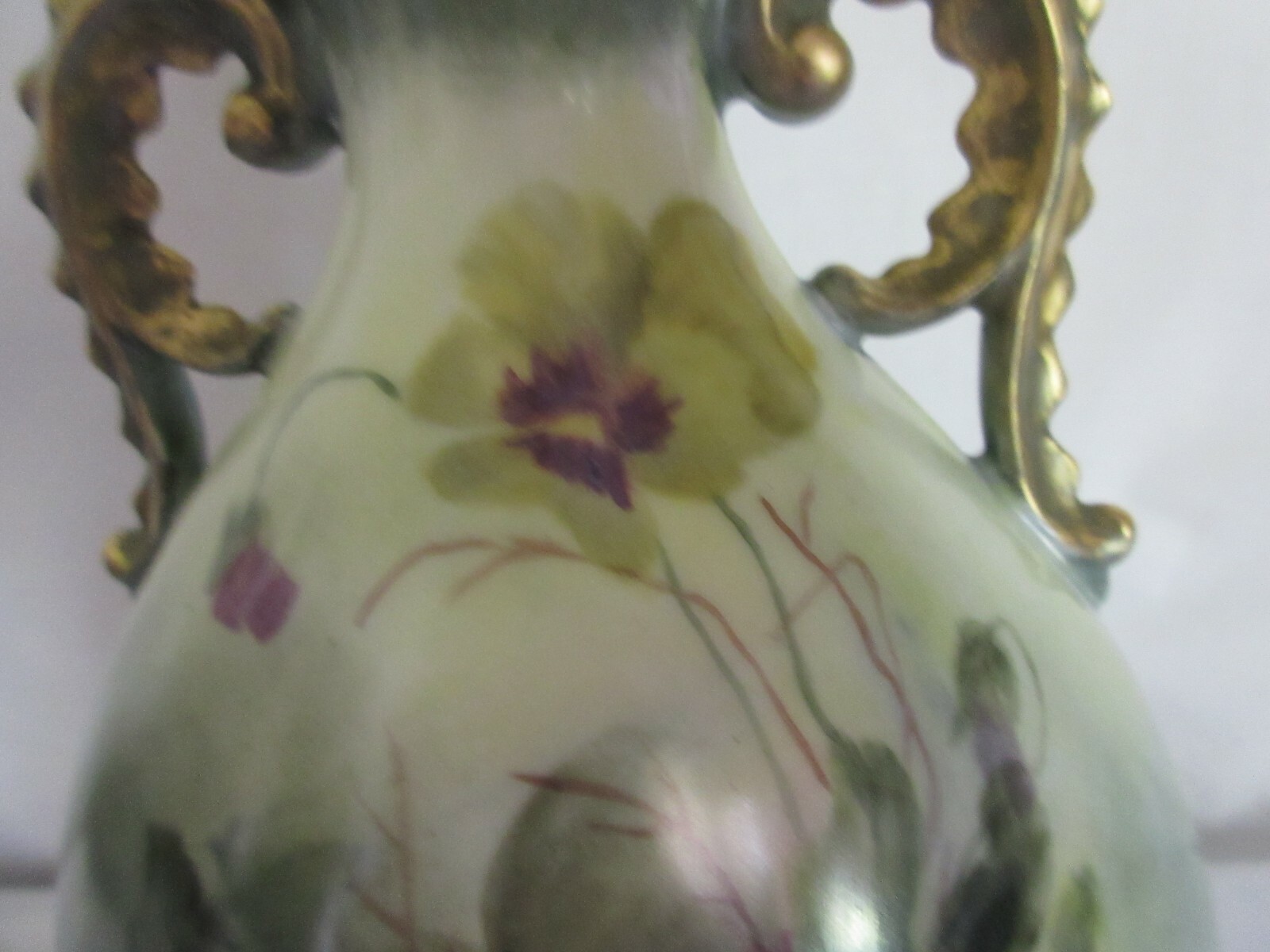 GORGEOUS FRANCE M R LIMOGES HAND PAINTED FLORAL PANSIES TWO HANDLES VASE 10.5