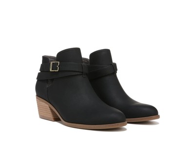 Женские ботинки доктора Шоллса в буквальном смысле этого слова