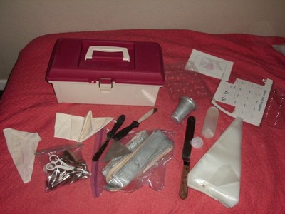 Wilton Cake Decorating Tool Caddy Case Tote Tips w/Accessories Bags ()