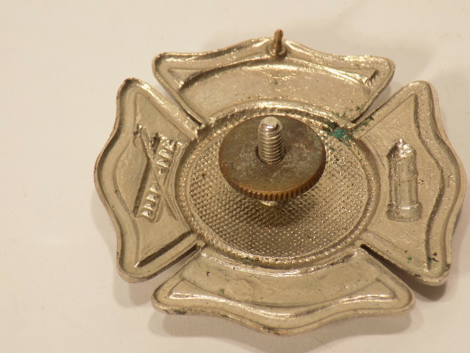 VINTAGE FIRE FIGHTER HAT BADGE - SCULLVILLE FIRE DEPARTMENT