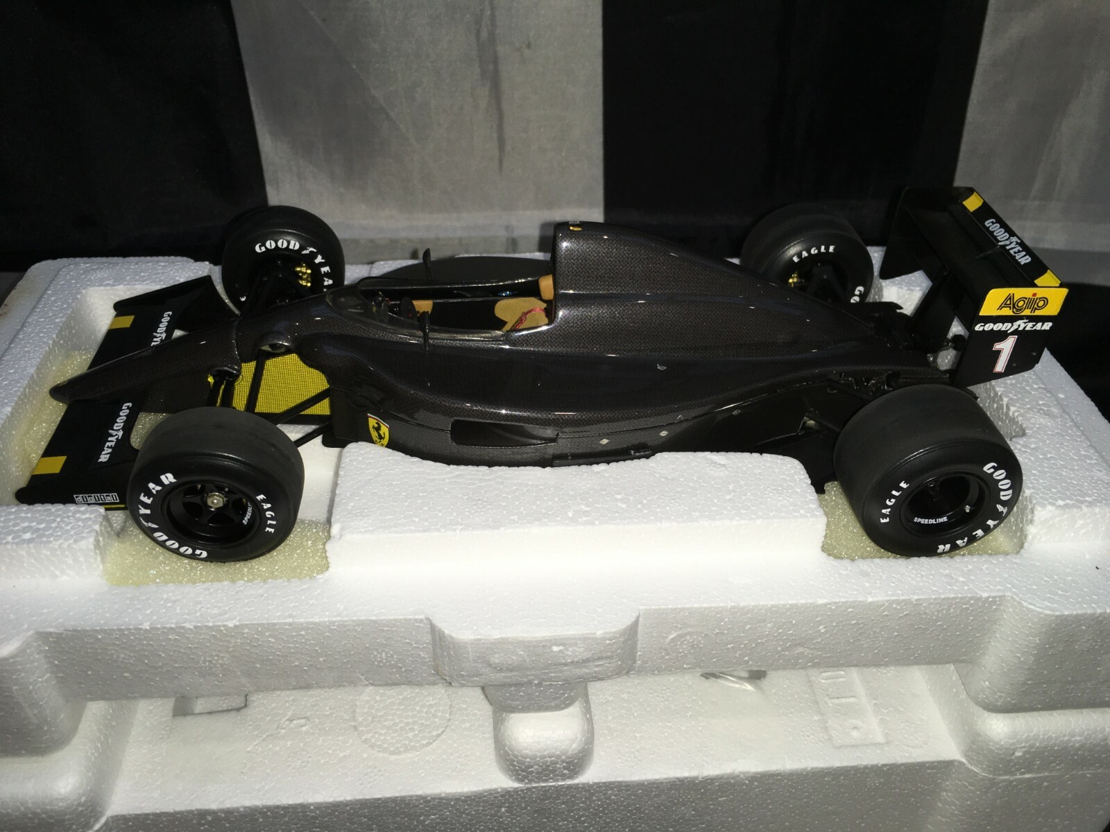 1:18 Exoto GPC97107 Alain Prost Ferrari 641/2 Carbon fibre 1:18 Exoto GPC97107 Alain Prost Ferrari 641/2 Carbon fibre