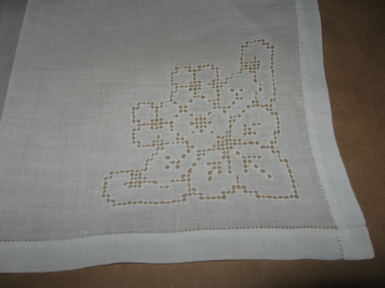 7 VINTAGE WHITE LINEN NAPKINS w/DRAWN WORK & HEMSTITCH 13