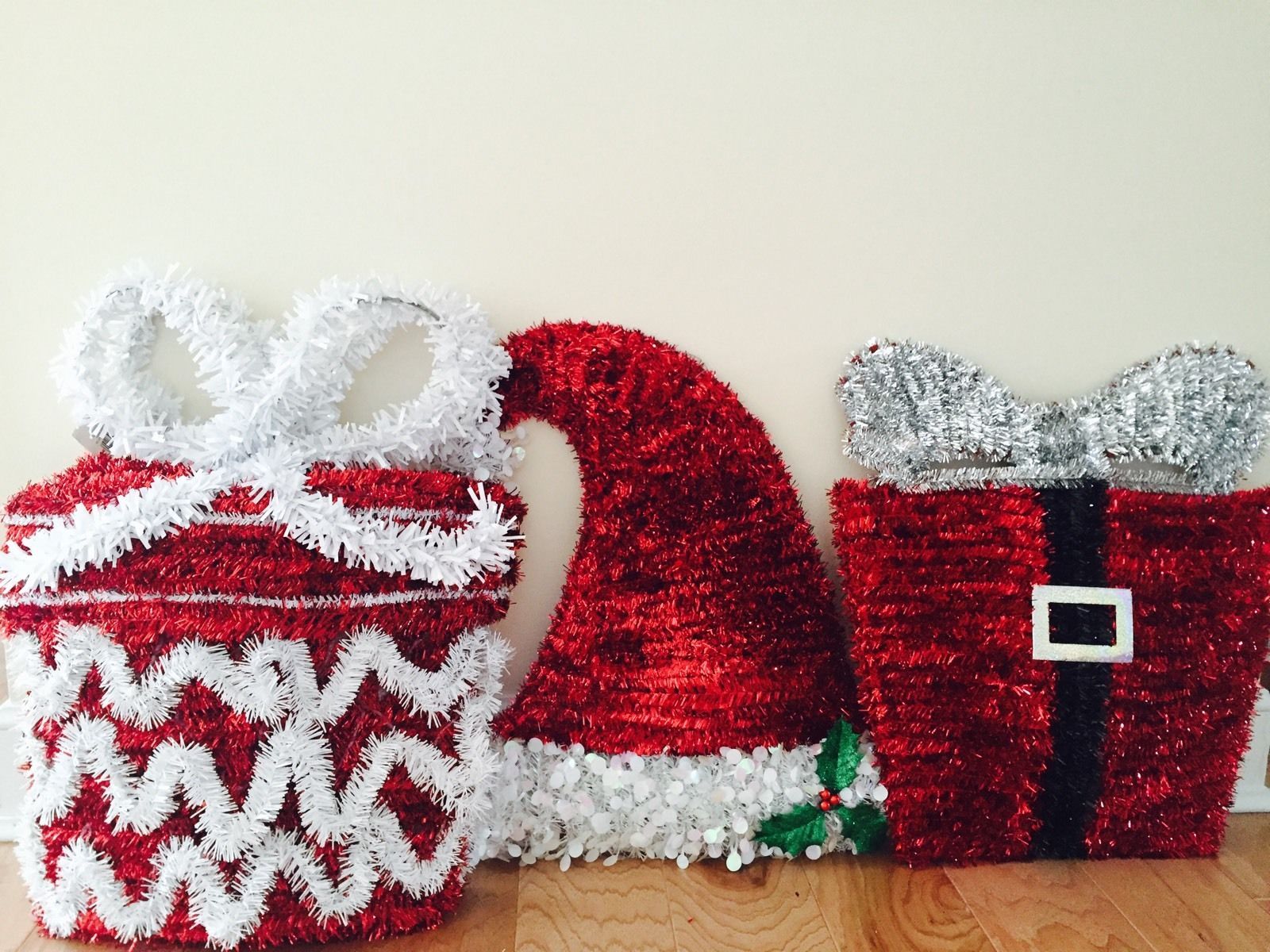 Lot 3 Tinsel Nutcracker Soldier santa hat gift box reindeer stocking Yard Decor1