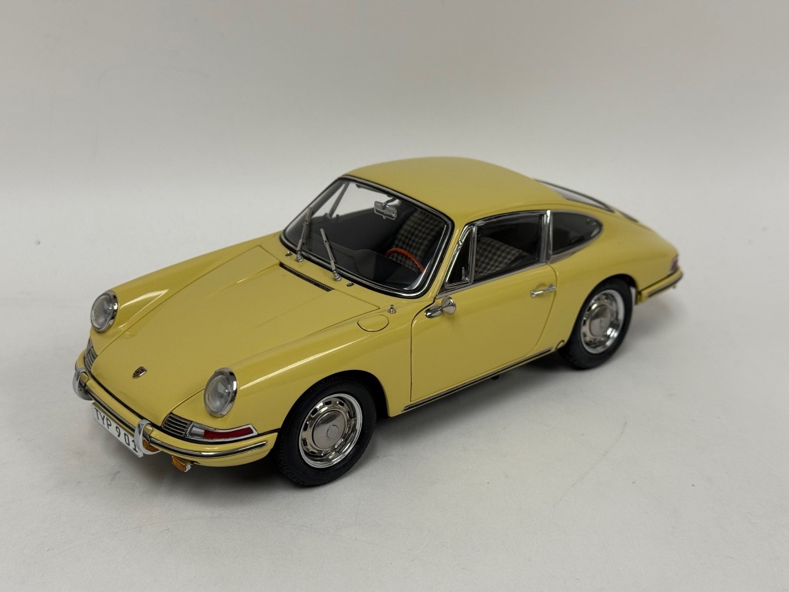 ミニカー CMC Porsche 901 , 1964 Sportcoupe 1:18 1/18 CMC 1964 Porsche 901 Sportcoupe (Green) Diecast Car