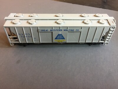 Great Western Malting Co 3 Bay Covered Hopper NAHX 52640 HO Scale Trains