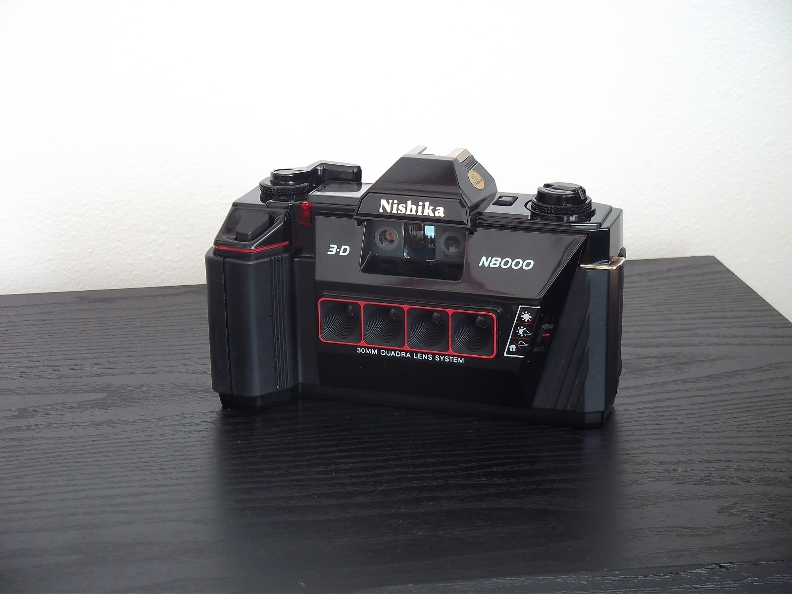 Nishika N8000 3-D Camera with Flash and Case in Great Condition