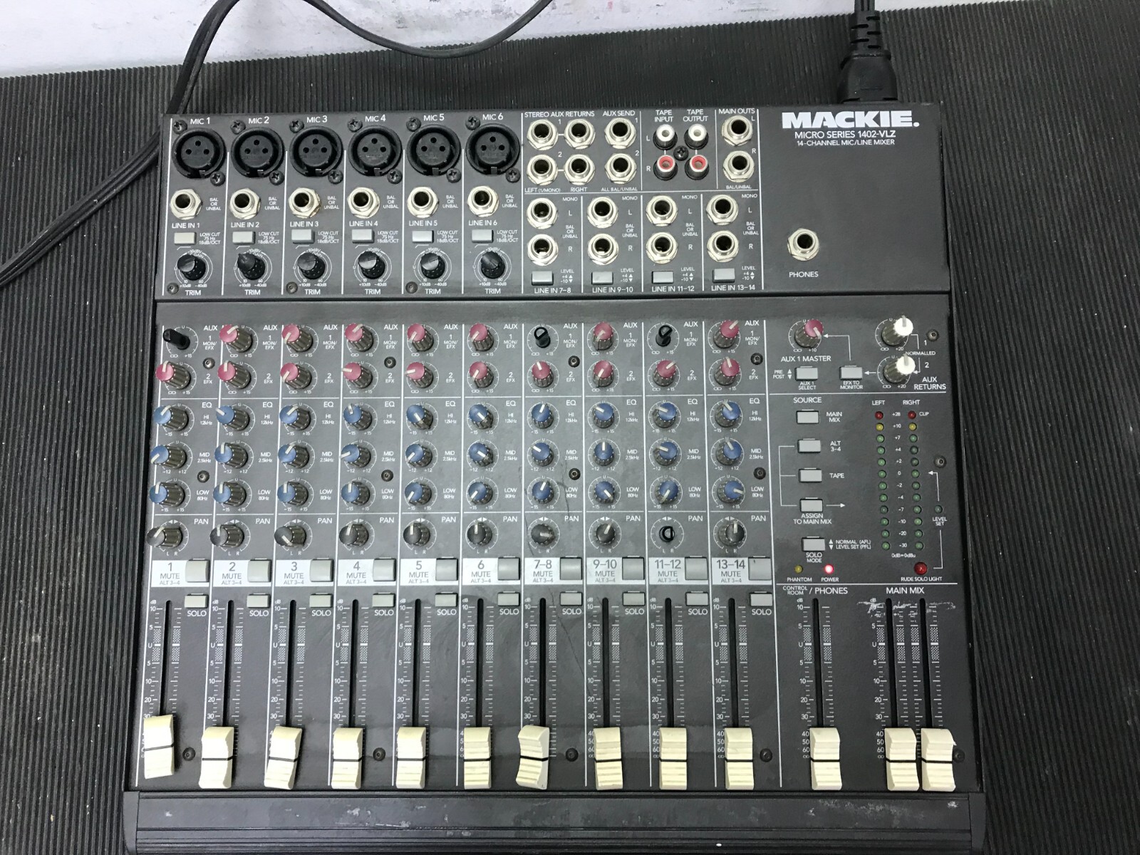 MACKIE Micro Series 1402-VLZ Low Noise High Headroom 14-Ch MACKIE Micro Series 1402-VLZ Low Noise High Headroom 14-Ch