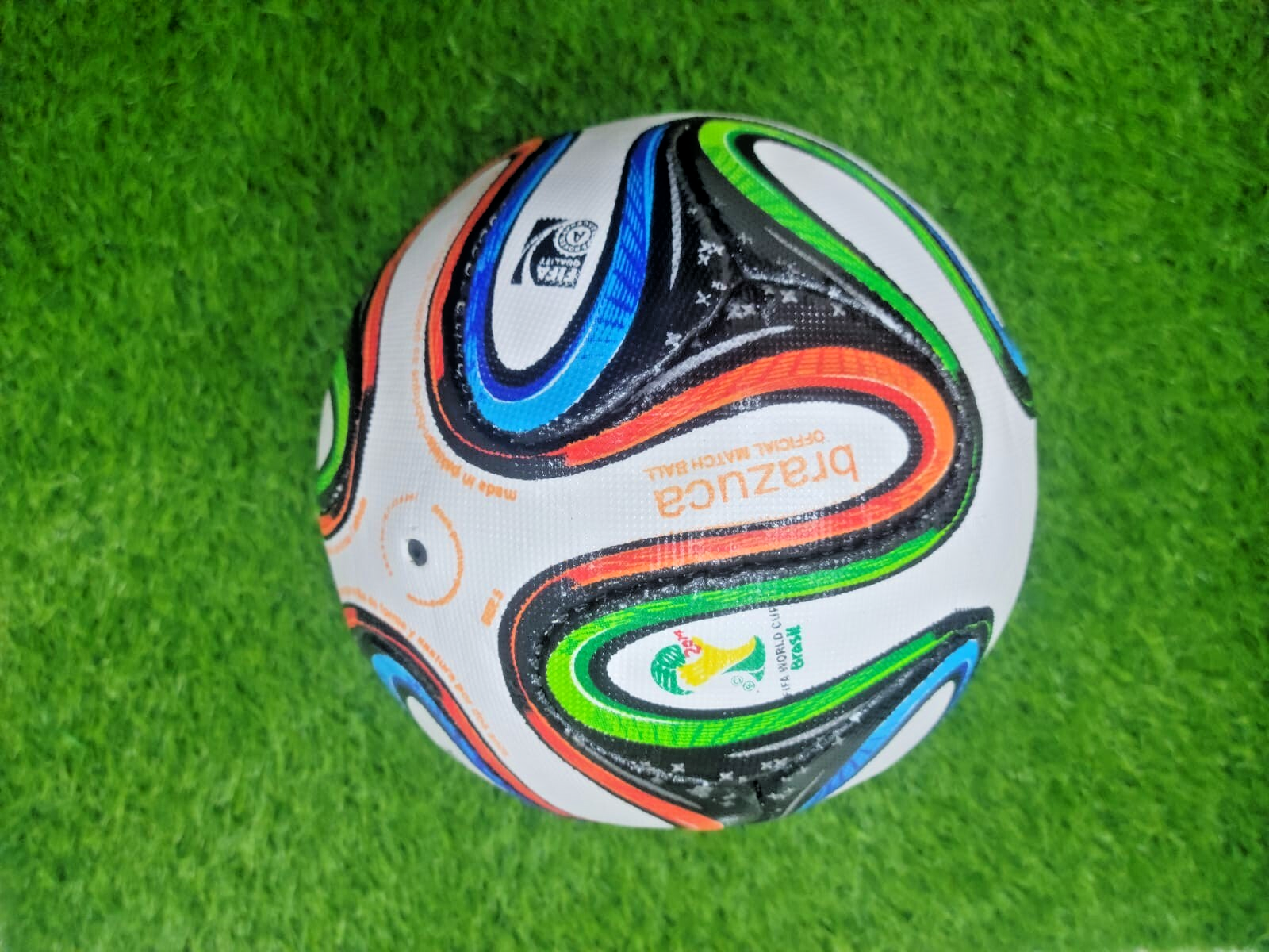 Brazuca ブラズーカ FIFA 2014 World Cup Brazuca ブラズーカ FIFA 2014 World Cup