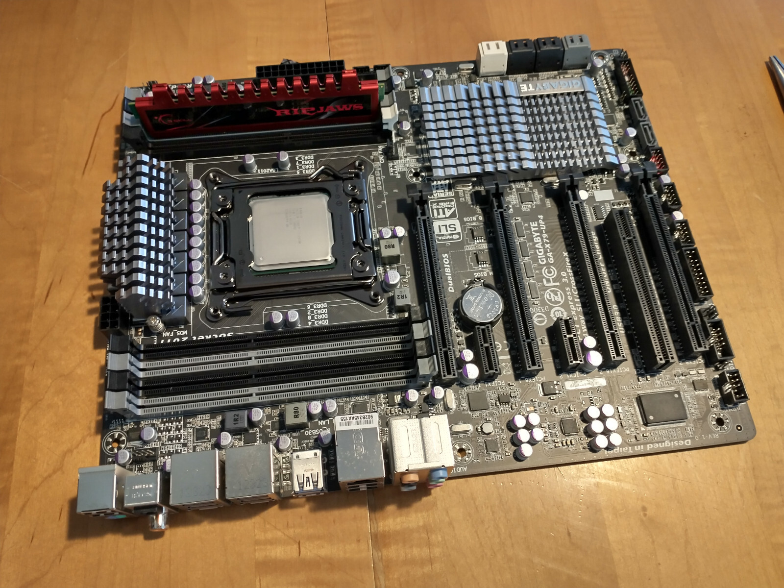 GIGABYTE GA-X79-UP4 LGA 2011 MOTHERBOARD + i7-3930K CPU +