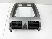 VW Touran 1T3 06-10 Luftdusche Luftdüse Mitte VW Touran 1T3 06-10 25.09.2009 gebraucht Vorschau 2