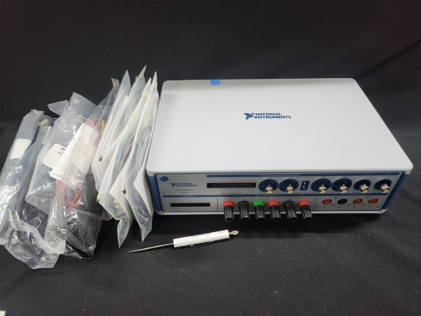 NI VB-8054, 2 Channel, 8 bits, VirtualBench All-in-One