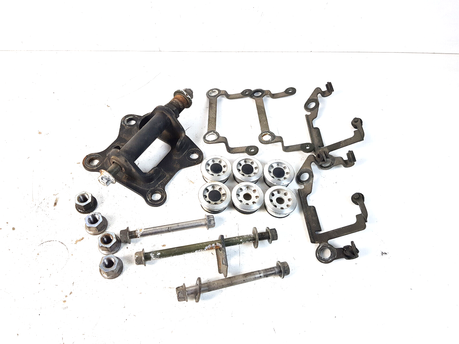 Staffa Supporto Motore con Perni Tappo Telaio YAMAHA BT 1100 BULLDOG 2002 - 2006