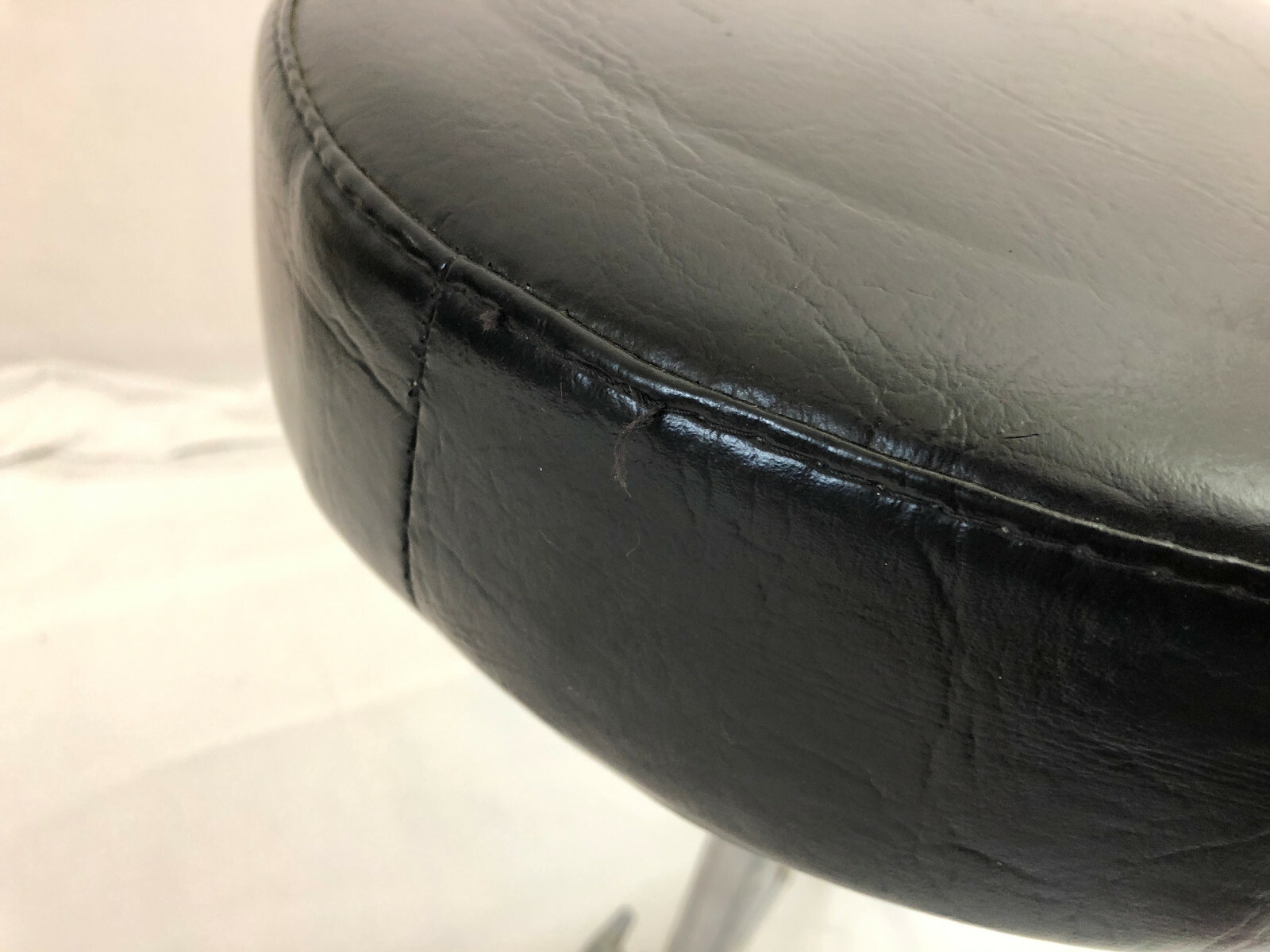 Tubular Drum Throne Vintage possibly or similar to Ludwig