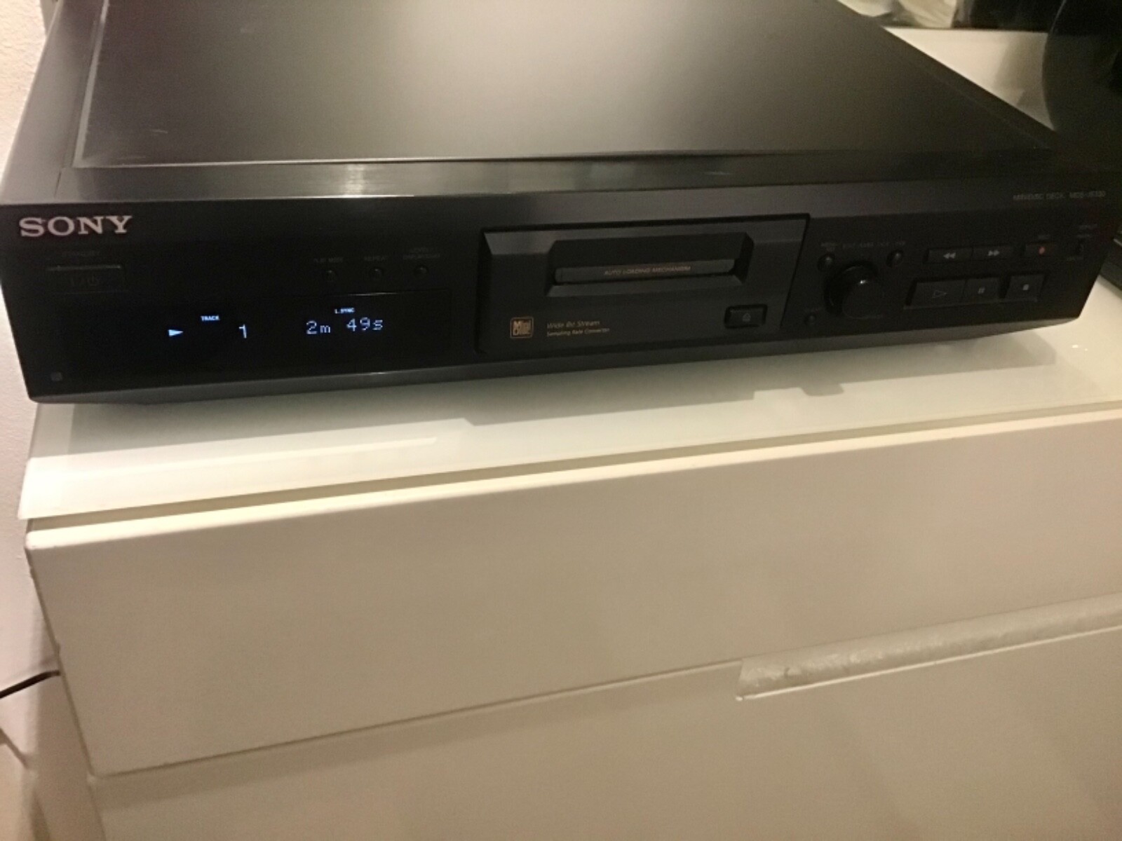 Sony MiniDisc Deck MDS JE 330 mit Fernbedienung. Sammlung Auflösung.