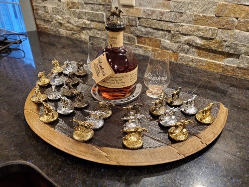 台座 バーボン ディスプレイ Blanton's Blanton's Bourbon Half Barrel Head Stopper Display — The