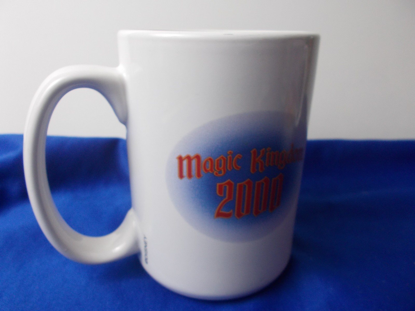 Magic Kingdom Disney coffee cup mug 2000 Micky Mouse Goofy Donald duck Pluto