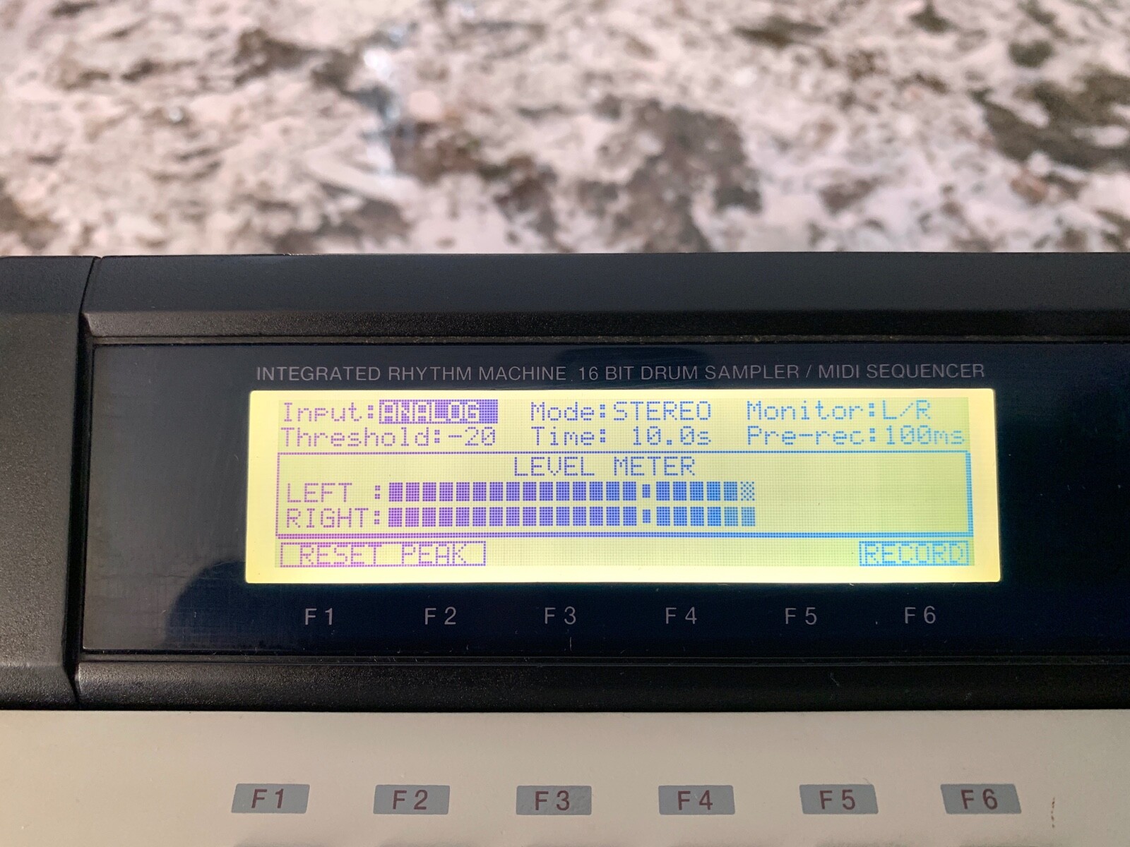 Akai MPC 2000XL Sampler Drum Machine 32MBRam,New Fat PADS, & New sensors !!!!!!