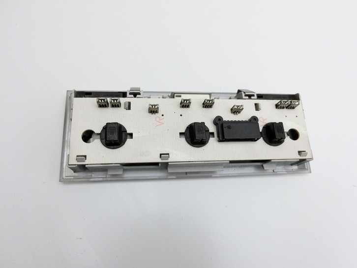 BMW E65 7er 01-05 Innenleuchte Innenraumleuchte Hinten BMW E65 7er 01-05 11.09.2003 6962054 63316962054 gebraucht Vorschau 3