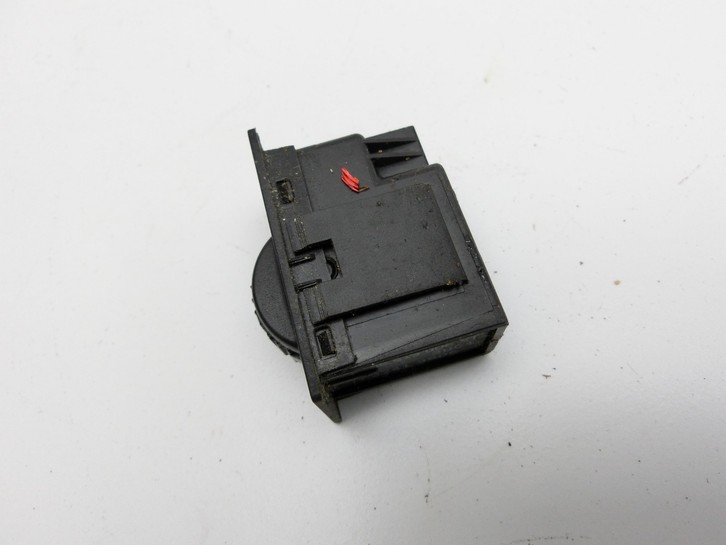 Citroen DS4 NX 11-15 Schalter Regler für Sitzheizung Links Citroen DS4 NX 11-15 20.05.2011 gebraucht Vorschau 2