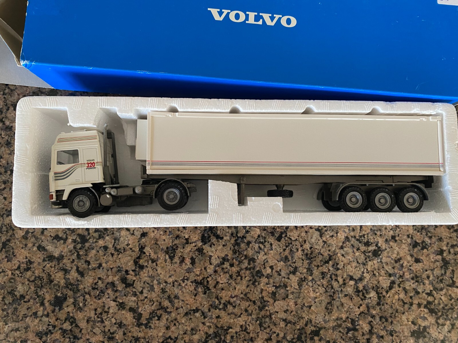 Conrad モデルno.45104 1/50 VOLVO-FL6 ミニカー（Conrad 1⁄50