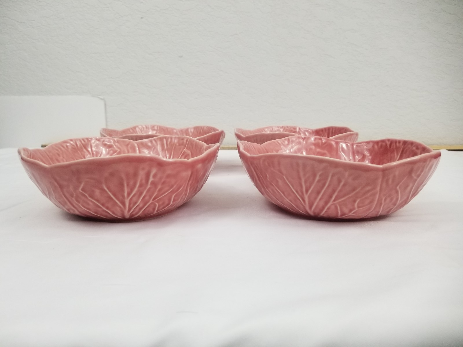 4 Vintage San Raphael Bowls Portugal Bordallo Heiro Pink Cabbage Leaf 6 1/2