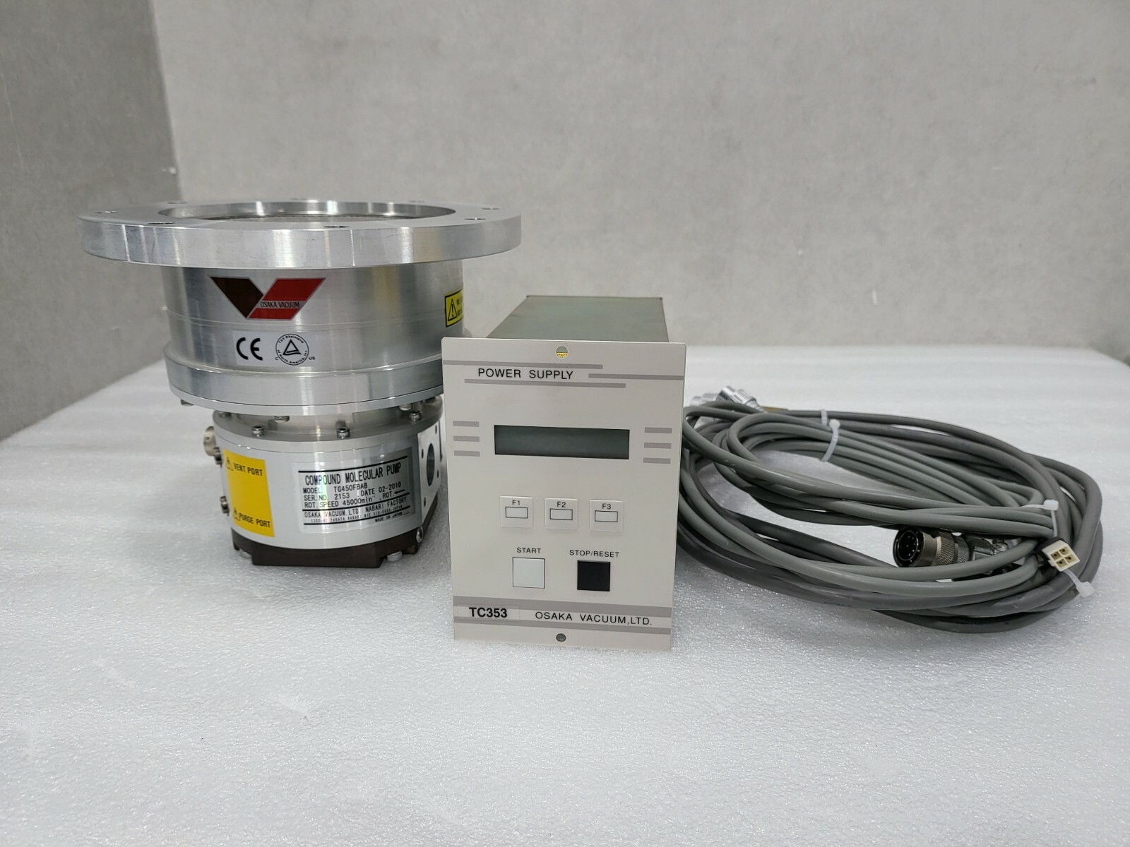 As-Is OSAKA VACUUM COMPOUND MOLECULAR PUMP & POWER SUPPLY As-Is OSAKA VACUUM COMPOUND MOLECULAR PUMP & POWER SUPPLY