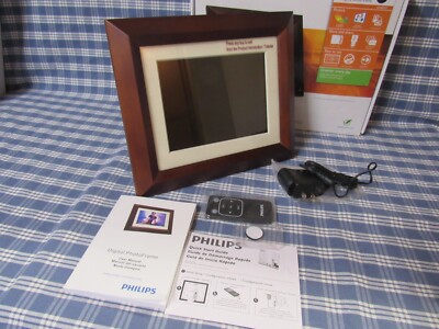 Philips 8'' Digital Photo Wood Frame (New Store Display Old Stock) FREE SHIPPING.