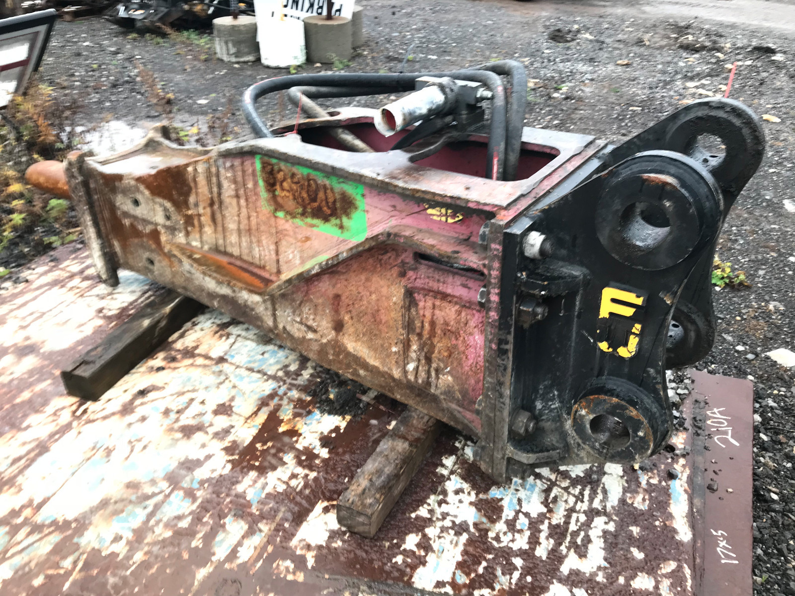 Allied 770CS Hydraulic Hammer Attachment, Fits CAT 320, 3000 lbs Class