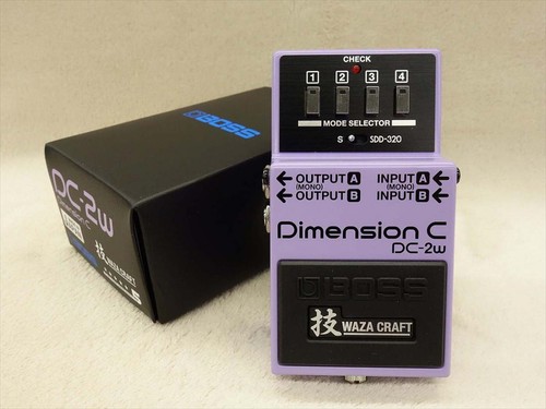 BOSS Dimension C DC-2W Waza Craft Technique Bass effects