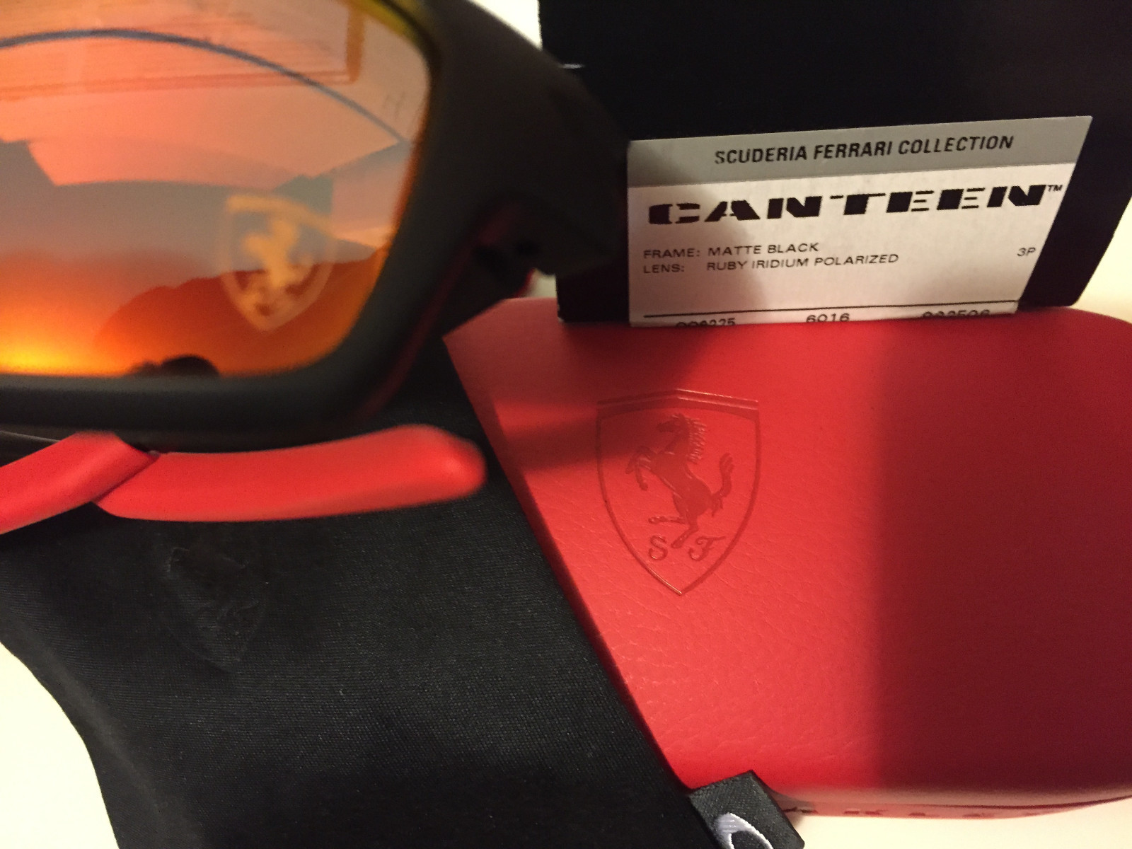 Pre-owned Oakley - Ferrari Canteen - Matte Black / Rudy Iridium Polarized, Oo9225-06