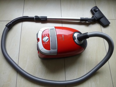 Bodenstaubsauger Miele S5211 Grundgerät 2200 Watt Düse Schlauch OHNE Saugrohr